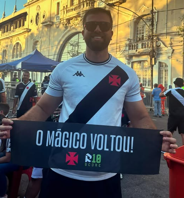 Mauro Galvão, ídolo do futebol brasileiro, visita Teixeira de Freitas e emociona torcedores vascaínos