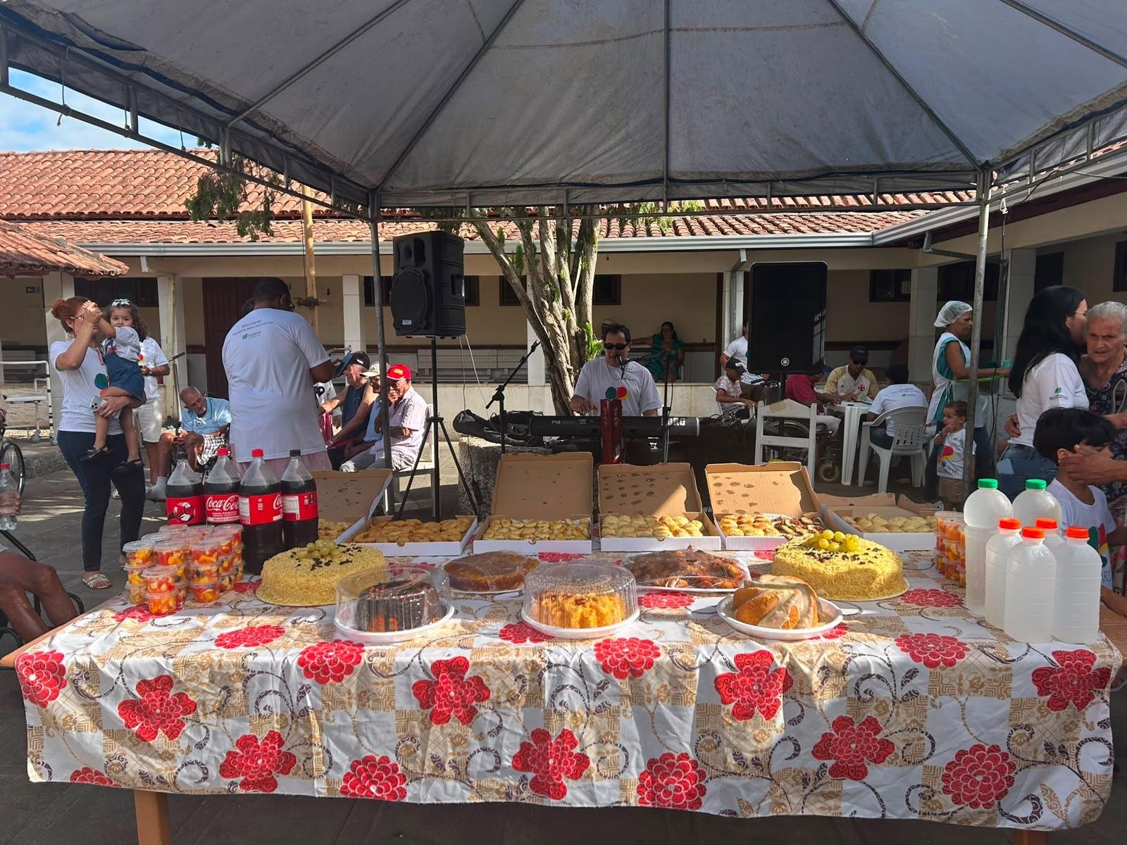Colaboradores da Suzano e JSL doam mais de mil fraldas em visita ao Lar dos Idosos de Teixeira de Freitas Colaboradores da Suzano e JSL doam mais de mil fraldas em visita ao Lar dos Idosos de Teixeira de Freitas