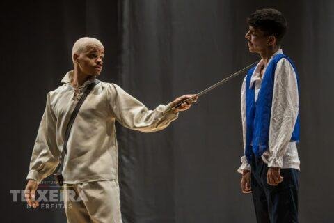 Teatro Escola Antônio Chicon Sobrinho é entregue à comunidade com noite de música, dança e teatro A cultura de Teixeira de Freitas ganhou Teatro Escola Antônio Chicon Sobrinho é entregue à comunidade com noite de música, dança e teatro A cultura de Teixeira de Freitas ganhou