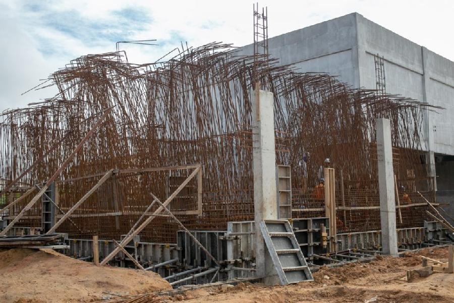  Obras da unidade de Radioterapia em Teixeira de Freitas estão em ritmo acelerado