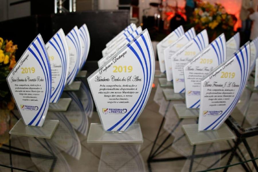 Homenagem aos professores conta com momentos de emoção