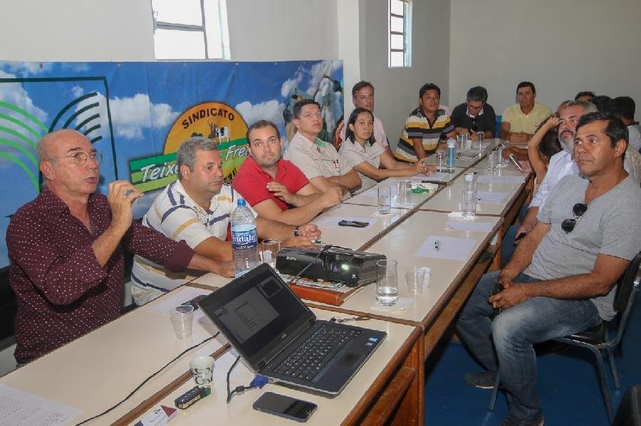 Negócios: Empresários do setor de beneficiamento e comércio de frutas visitam Teixeira Negócios: Empresários do setor de beneficiamento e comércio de frutas visitam Teixeira