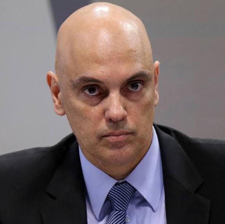 Alexandre de Moraes ordena suspensão imediata do X no Brasil