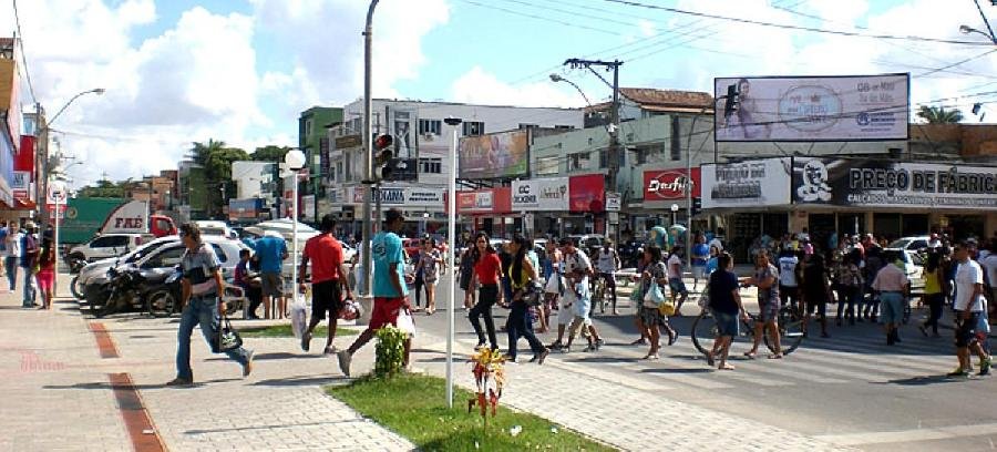 Decreto municipal autoriza abertura do comércio nesta sexta-feira (11) até as 21h