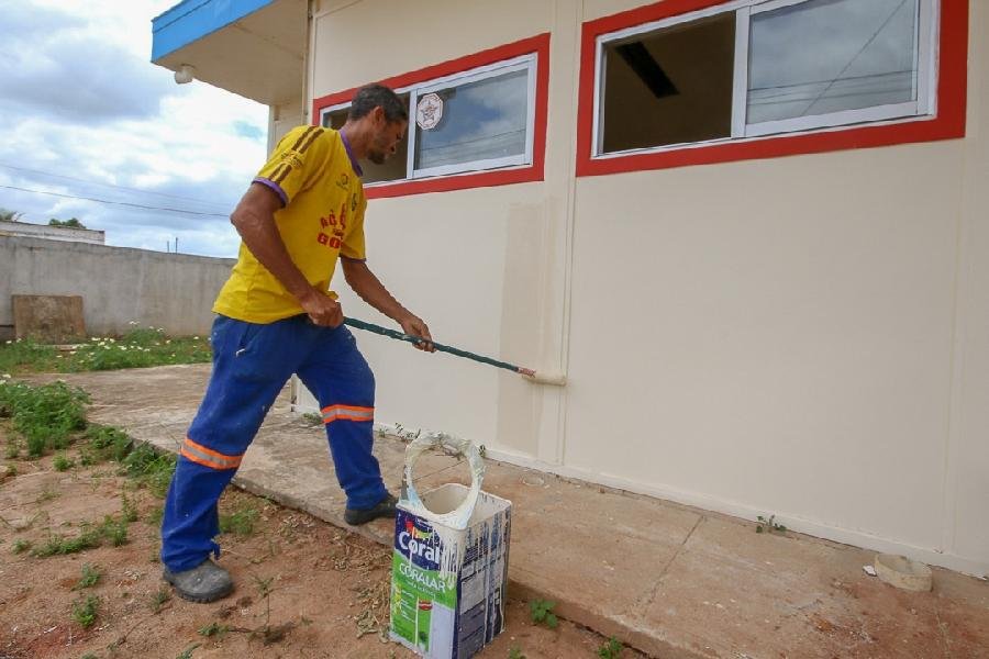  Prefeitura de Teixeira de Freitas retoma com recursos próprios obra em creches municipais paralisadas desde 2016