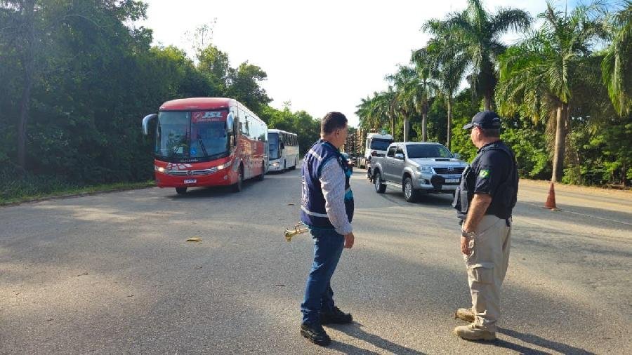 Carnaval: Suzano apoia PRF em campanha de fiscalização e orientação no trânsito no Sul da Bahia