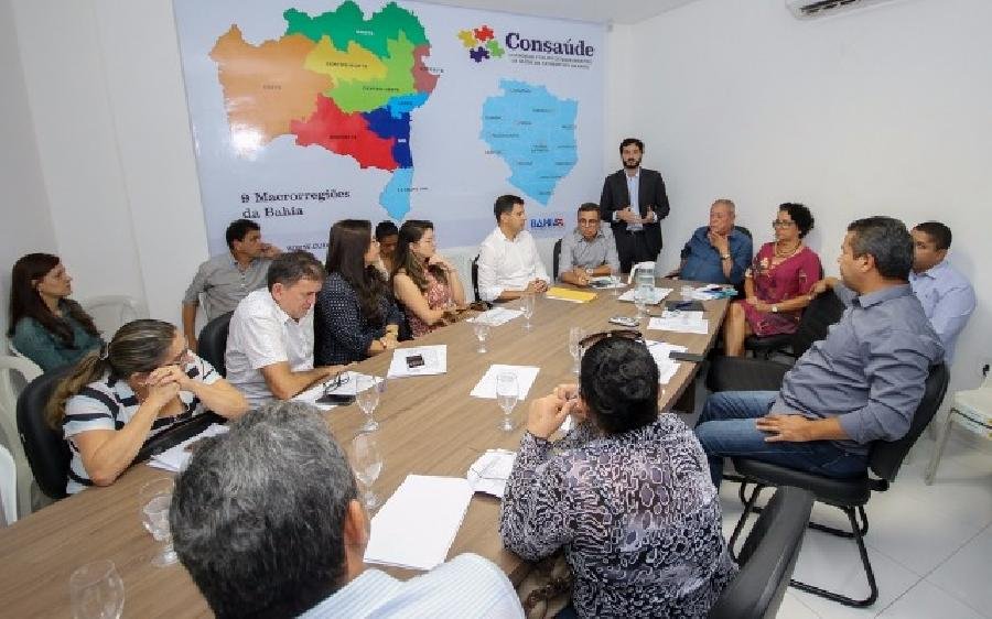  Temóteo Brito participa junto com prefeitos de reunião do Consórcio Público Interfederativo do Extremo Sul da Bahia