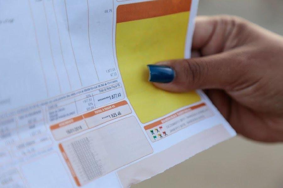 Conta de luz fica mais cara com bandeira vermelha nível 2