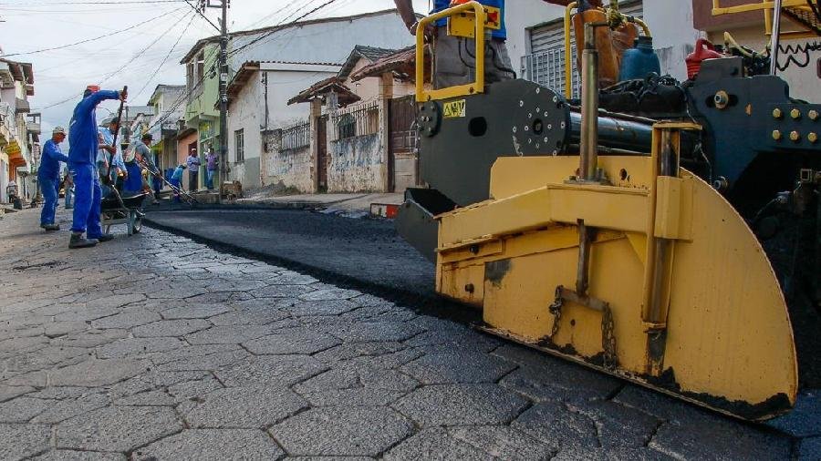 Teixeira Asfaltada: Asfaltamento em ruas do município começa a ser realizado pela Prefeitura