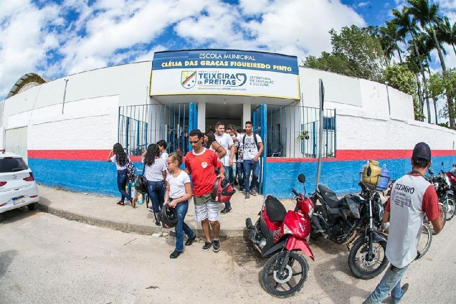 Primeiro dia do ano letivo é iniciado na primeira Escola com Regime Cívico Militar do Município