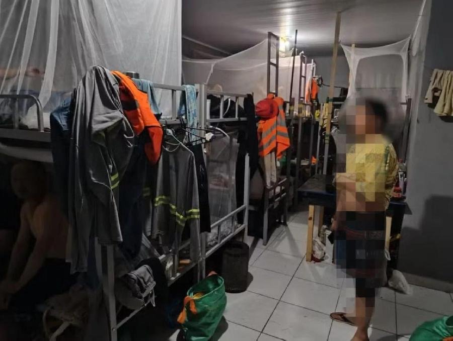 Trabalhadores chineses resgatados em obra da BYD foram vítimas do tráfico internacional, diz MPT Trabalhadores chineses resgatados em obra da BYD foram vítimas do tráfico internacional, diz MPT