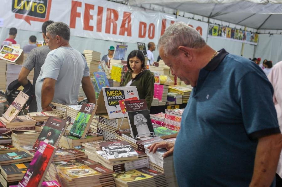  Prefeito Temóteo Brito celebra FLITEF durante a Mesa Redonda sobre a importância da cultura