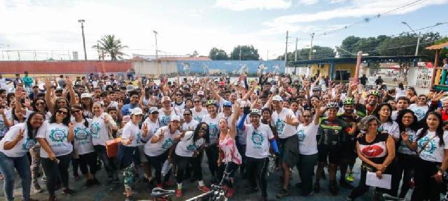  Centenas de crianças e pais participam de Passeio Ciclístico do Escola Clélia das Graças Figueiredo