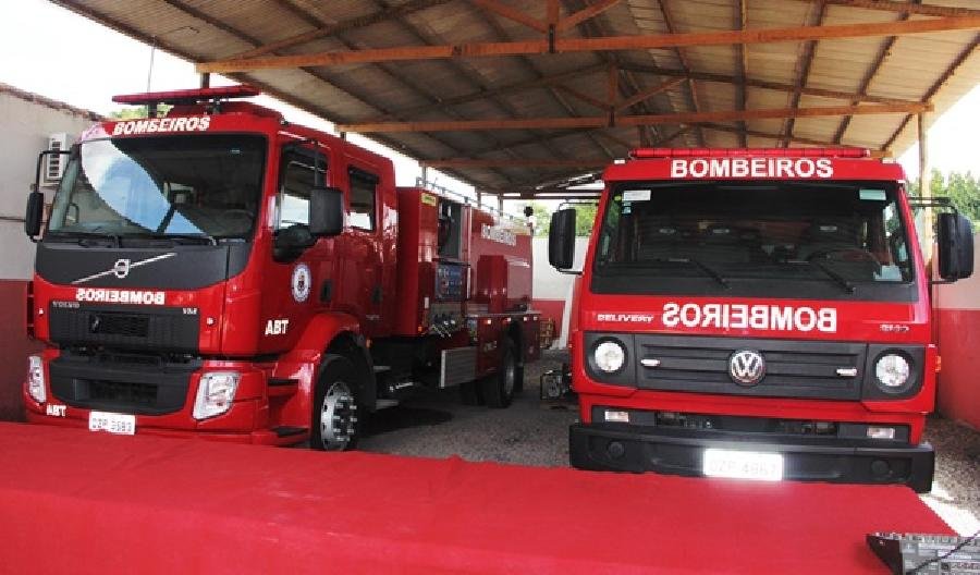  Bombeiros Militares recebem duas novas viaturas