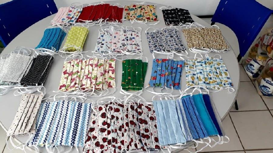 Suzano adquire 12 mil máscaras de tecido de costureiras e artesãos locais para doar a famílias de colaboradores e grupos estratégicos no sul da Bahia