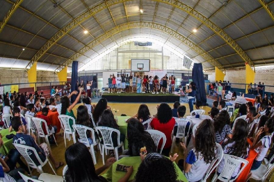  Adolescência vira tema em VIII Chá Literário da Escola Municipal Igualdade e Justiça