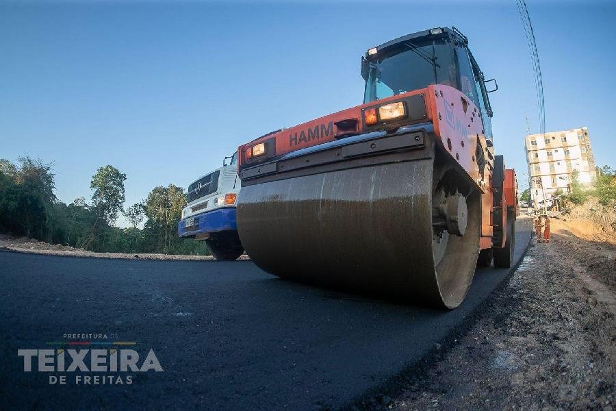 Rua Ipiranga, no Santa Rita, avança com pavimentação e execução de estruturas de drenagem