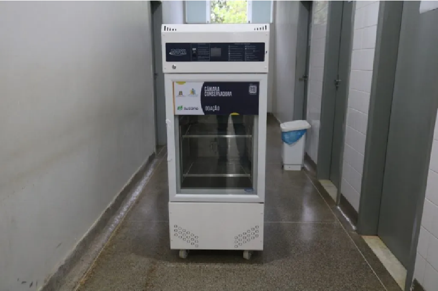 Suzano doa equipamentos para conservação de vacinas da Covid-19 no Extremo Sul da Bahia