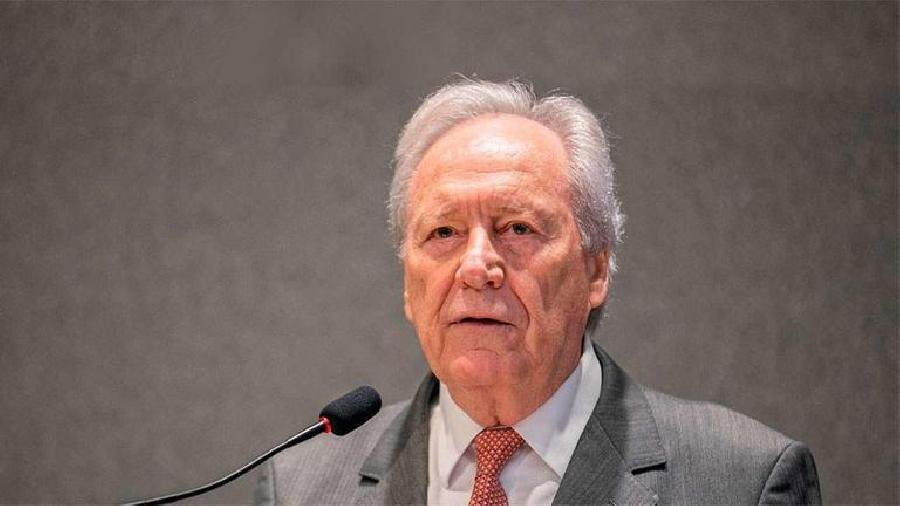 Governadores têm pedido rejeitado e decreto sobre violência policial segue em vigor