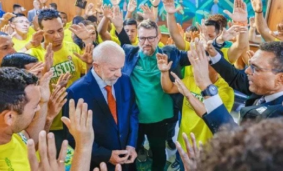 Lula sanciona o “Dia Nacional da Música Gospel” em evento com bancada evangélica