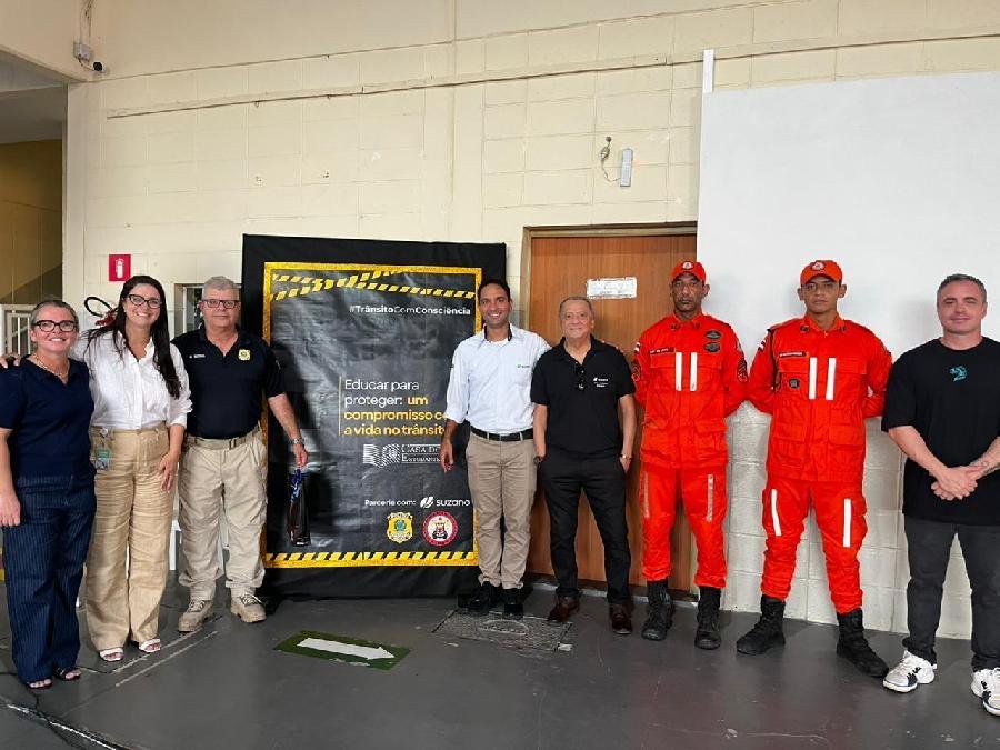 Suzano, PRF e Corpo de Bombeiros realizam palestras de educação no trânsito em escolas do extremo sul da Bahia