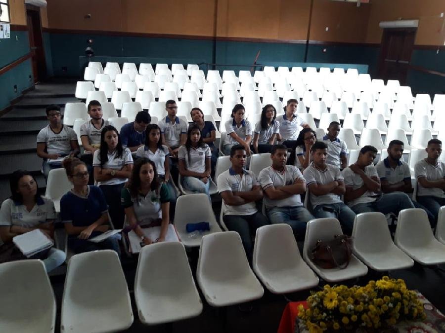  Secretaria Municipal Meio Ambiente promove Plantio de árvores e limpeza de Área de Preservação Ambiental