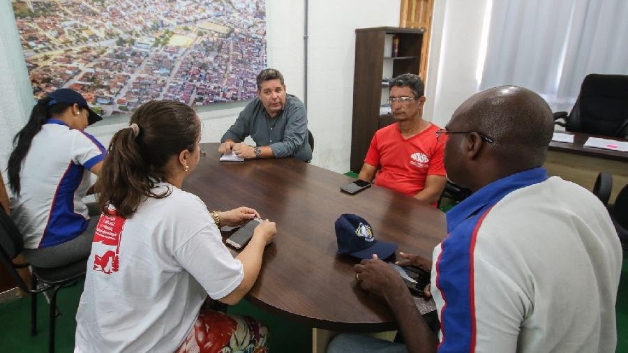  Secretário da Saúde se reúne com representantes dos Sindicatos e anuncia pagamento da segunda parcela do 13º salário