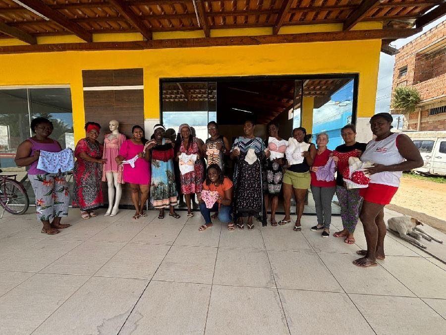 Costura desperta sonhos e autoestima de mulheres em Nova Viçosa Costura desperta sonhos e autoestima de mulheres em Nova Viçosa