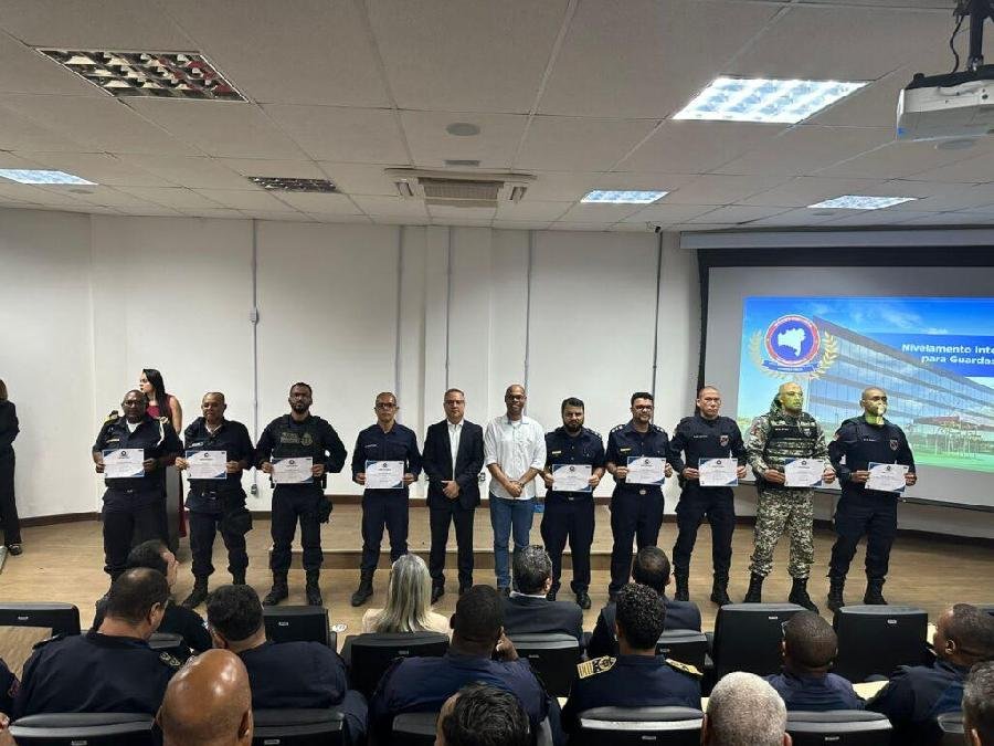 Agentes da Guarda Municipal de Teixeira de Freitas são diplomados em capacitação de segurança pública