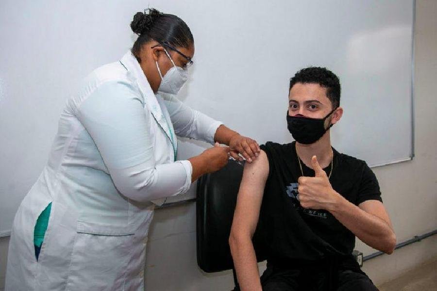 Drive: Duas mil doses contra Covid-19 para todas as pessoas com 18 anos ou mais nesta terça (24)