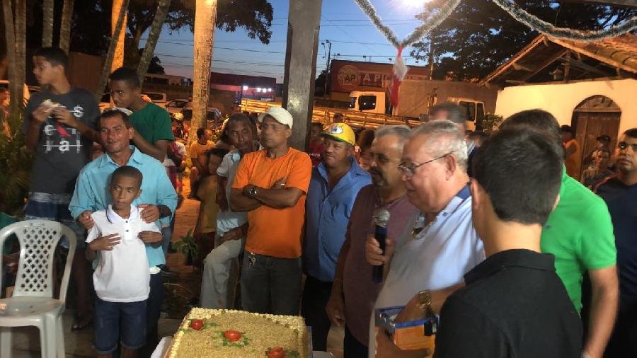  Temóteo Brito participa de confraternização de fim de ano dos garis