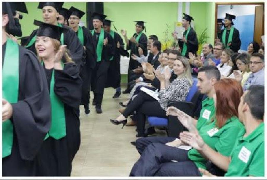 Suzano inicia novo ciclo de formação de jovens do Formare com o apoio de voluntários(as) da empresa