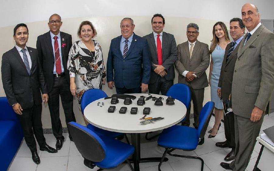 Teixeira de Freitas recebe Central de Monitoramento Eletrônico de Pessoas e botão do pânico