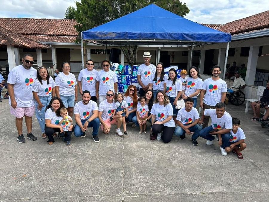 Colaboradores da Suzano e JSL doam mais de mil fraldas em visita ao Lar dos Idosos de Teixeira de Freitas