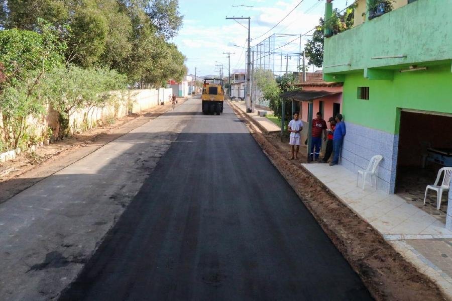 Teixeira realiza drenagem e pavimentação no distrito de Santo Antônio