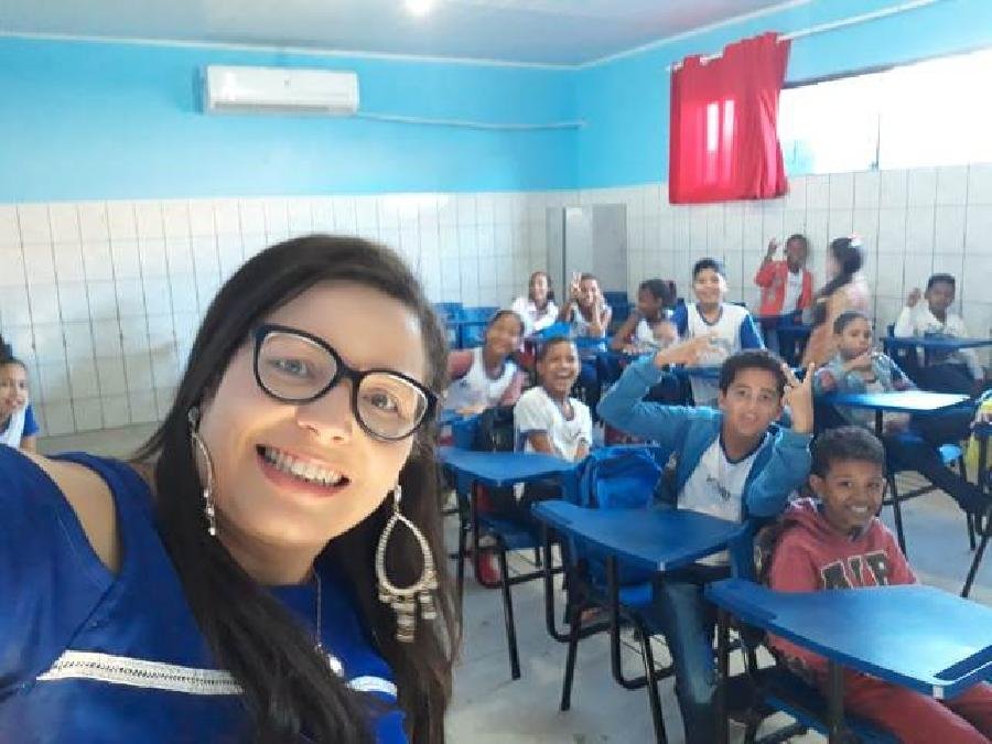  Estudantes da rede municipal são surpreendidos com novas carteiras padronizadas