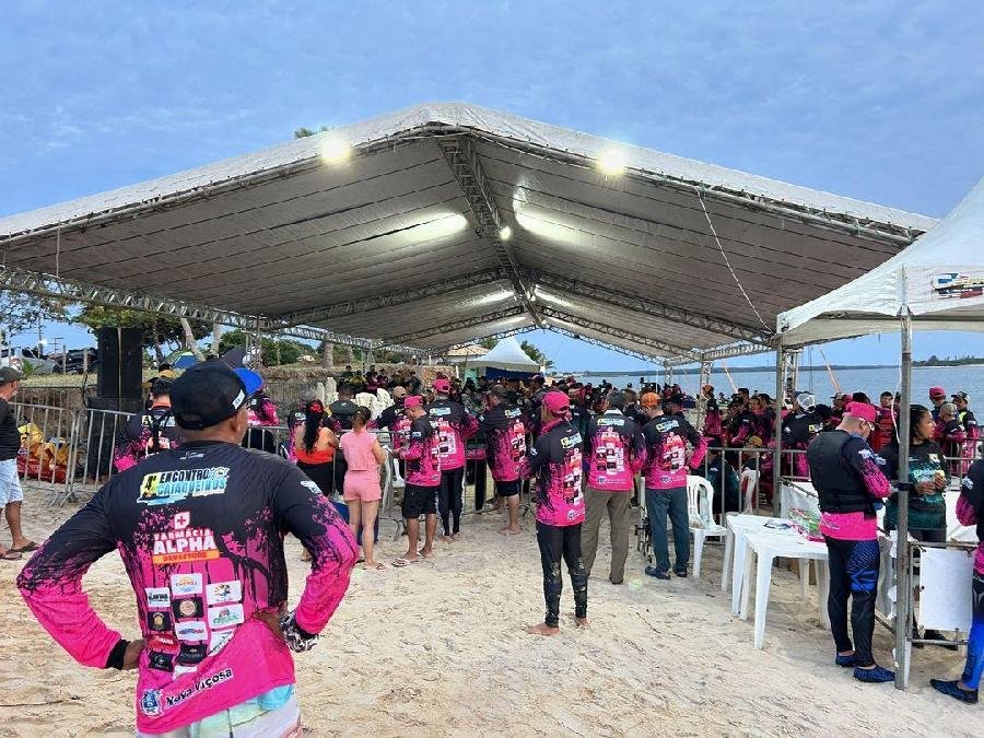 Encontro de Caiaqueiros movimenta a economia de Nova Viçosa Encontro de Caiaqueiros movimenta a economia de Nova Viçosa