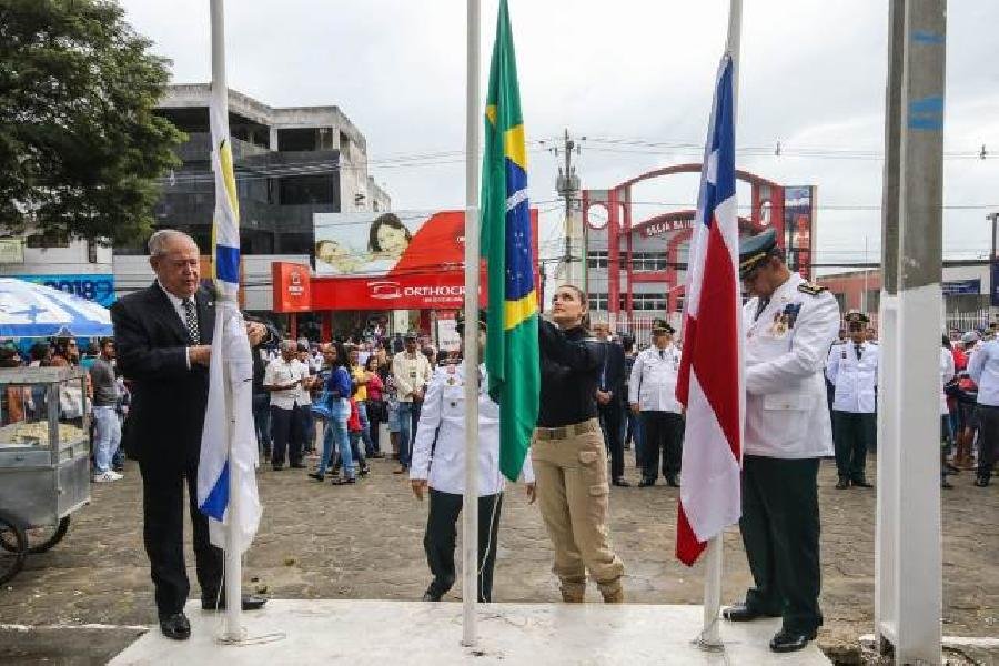  Desfile Cívico de 7 de setembro traz surpresas e encanta multidão em Teixeira de Freitas
