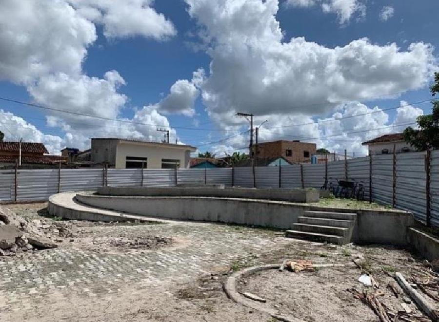Começa a obra de revitalização da praça do Cajueiro em Nova Viçosa 