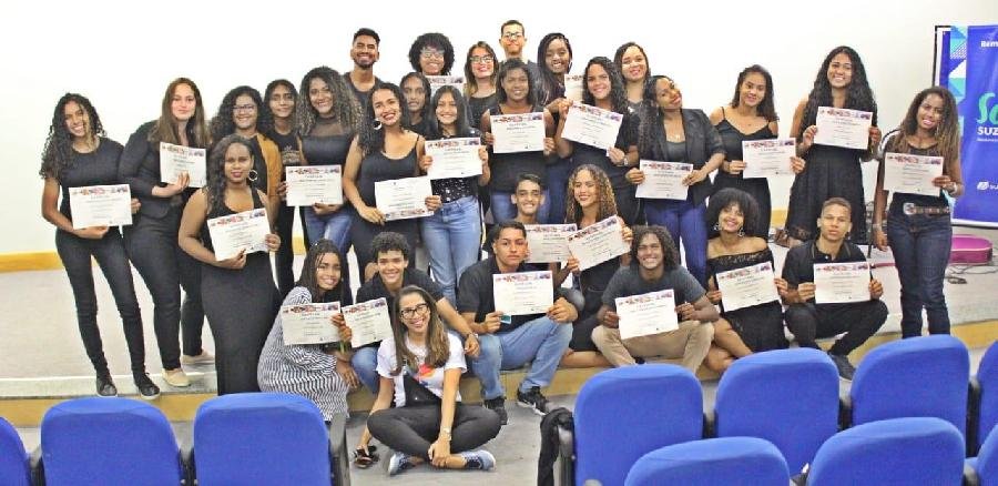 Suzano promove formatura de 31 jovens do Programa Miniempresa 