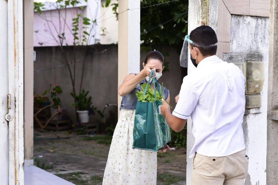 Com apoio da Suzano, agricultores familiares comemoram a marca de 140 toneladas de alimentos comercializados por delivery na BA, MG e ES 